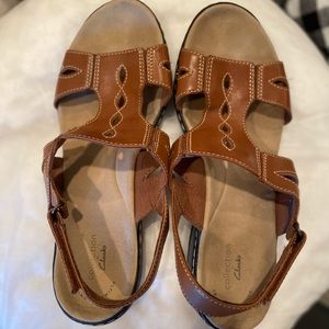 Clarks ultimate comfort sandals- brown size 8.5